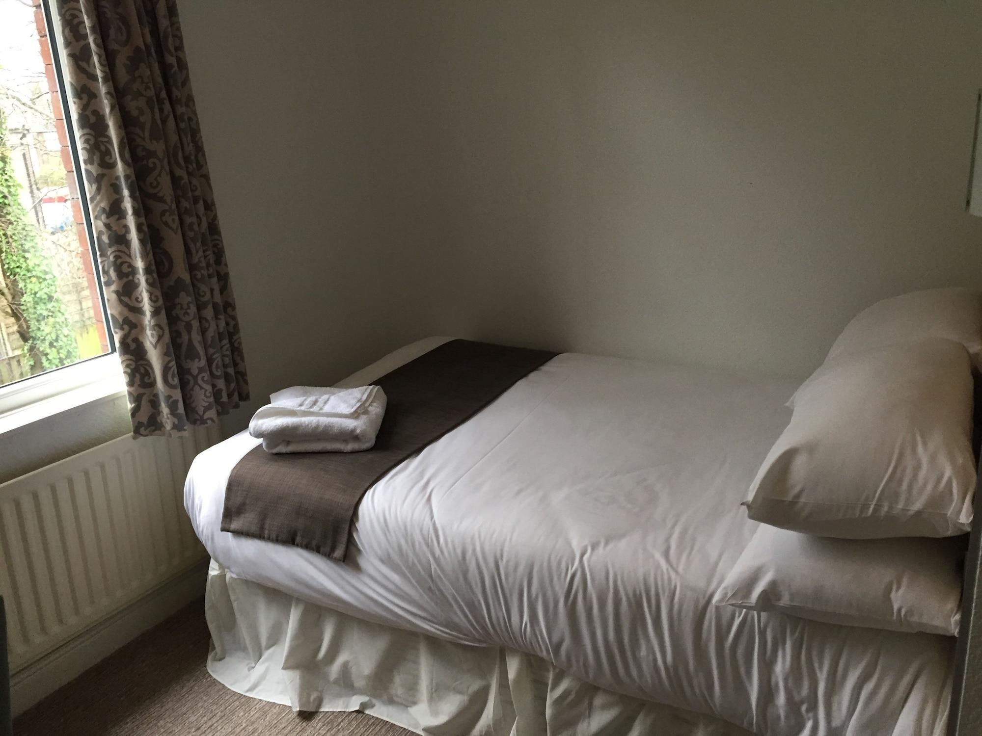 The Victoria Hotel Manchester By Compass Hospitality Oldham Esterno foto